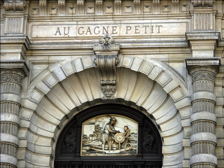 Magasin-AU-GAGNE-PETIT-Paris.jpg